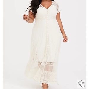 Torrid- Ivory Lace Maxi Dress-NWT